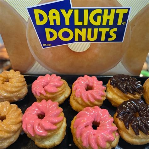 daylight donuts hours